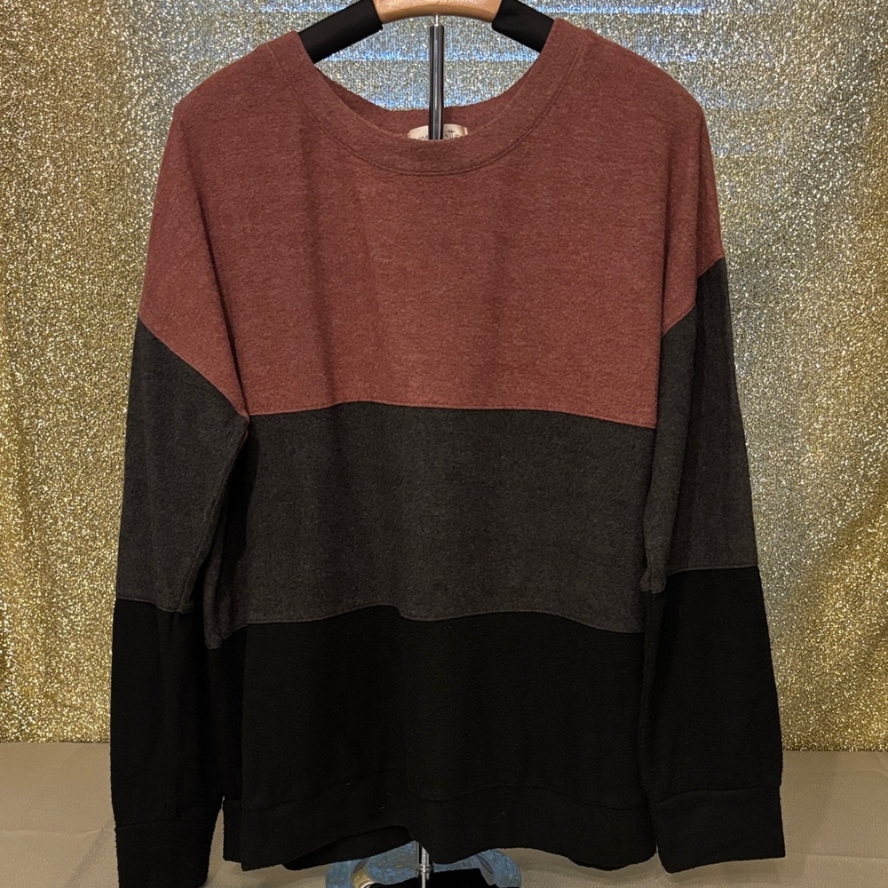 Nine Britton Colorblock Crew Neck Sweater in Red, Gray, and Black